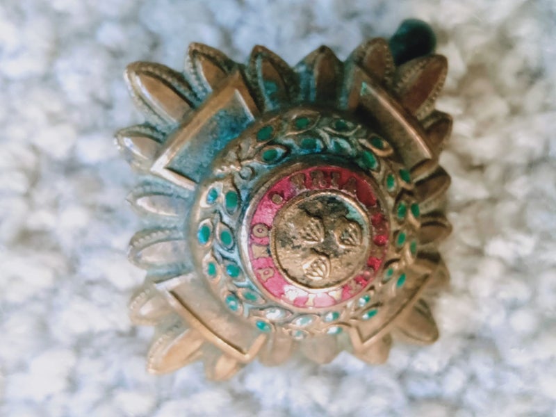 Military badge - shoulder stud / pip Carousel 2