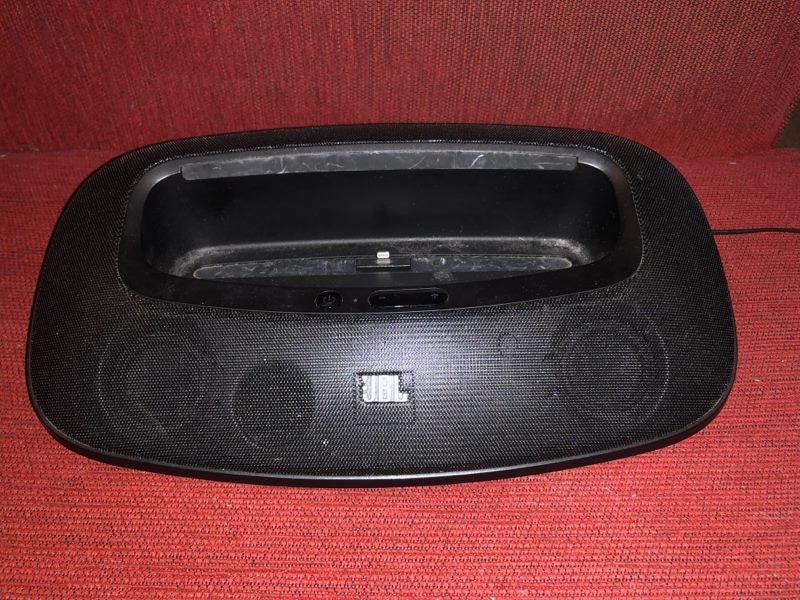 Speaker Charging dock for iPhone and iPad (JBL) - lightning port Carousel 2