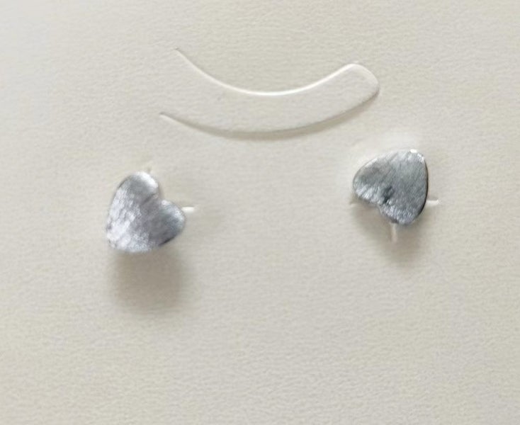 S925 sweet heart stud sliver earrings Carousel 1