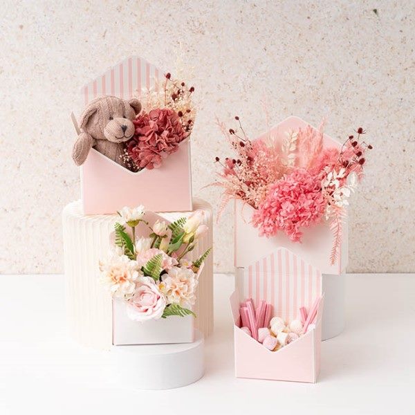 Envelope Flower Box Large Pack 5 Stripes Pink Carousel 2