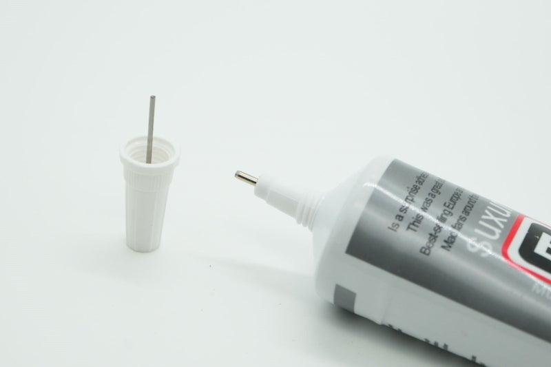 B-7000 Clear Leather Glue 50ml Carousel 3