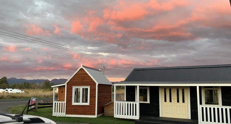 Sleepout Custom Cabin 21sqm Carousel 2