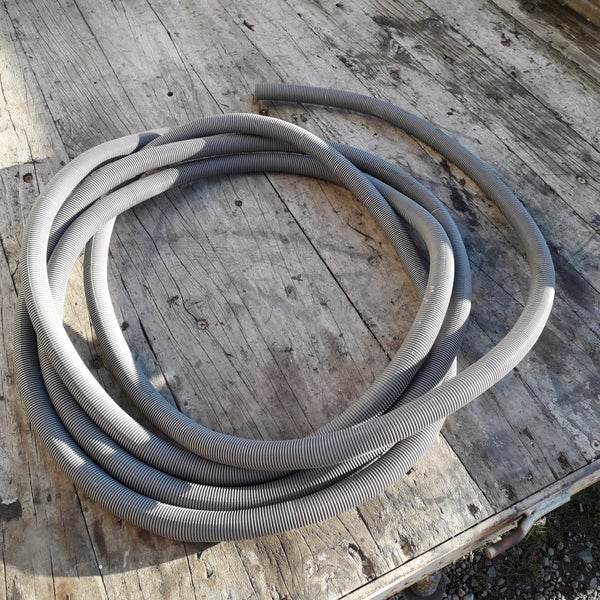 Electrical Conduit. Ducting. Grey. 7 Metres. 25mm Carousel 2