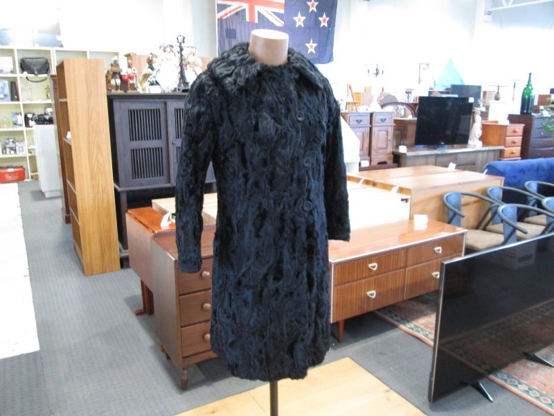 Karakul (Persian Lamb) Fur Coat Carousel 2