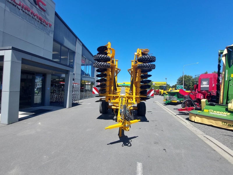 Agrisem DOM R Series -Trailed 6m Multi Discs Carousel 2