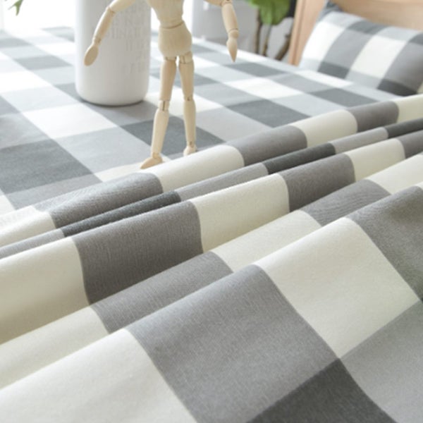 B37 135X220cm Outdoor Rectangular Black and White Square Lattice Tablecloth Carousel 2