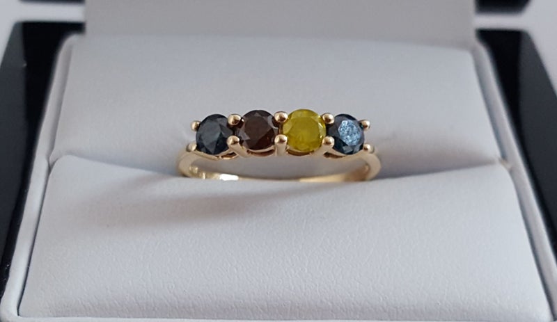 Stunning 9ct Gold 0.60 CT Rare Coloured Diamond Ring Carousel 2