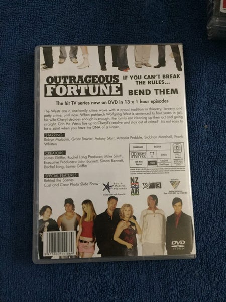 Outrageous Fortune: The Complete First Season Carousel 2