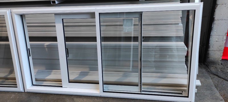 Brand new aluminium sliding window - Arctic White Carousel 11