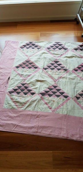 Antique/Vintage Pink Embroidery Flower Baskets Quilt Top Carousel 1