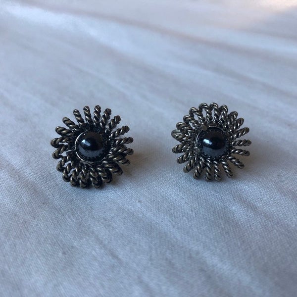 Vintage Screw Back Old Austrian Earring's Carousel 17