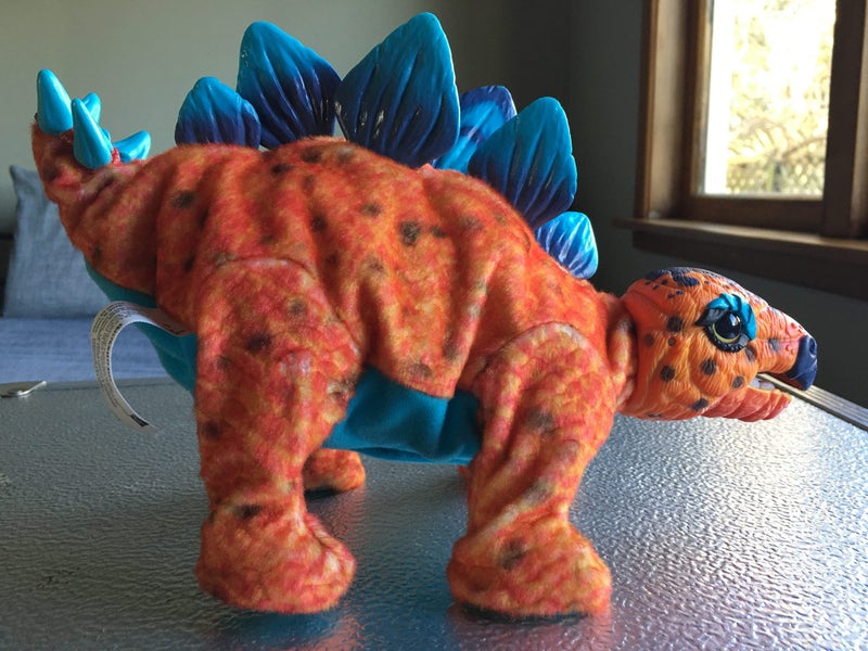 Jurassic World Stomper Stegosaurus Animatronic Plush Carousel 2