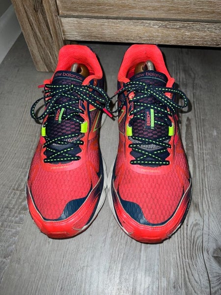 NEW BALANCE 880 V4 WOMEN'S RUNNING SHOES Carousel 1