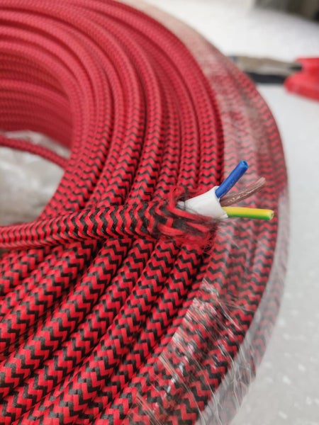 Electrical Fabric Cable / Cord 3-core. Zigzag Black & Red Carousel 1