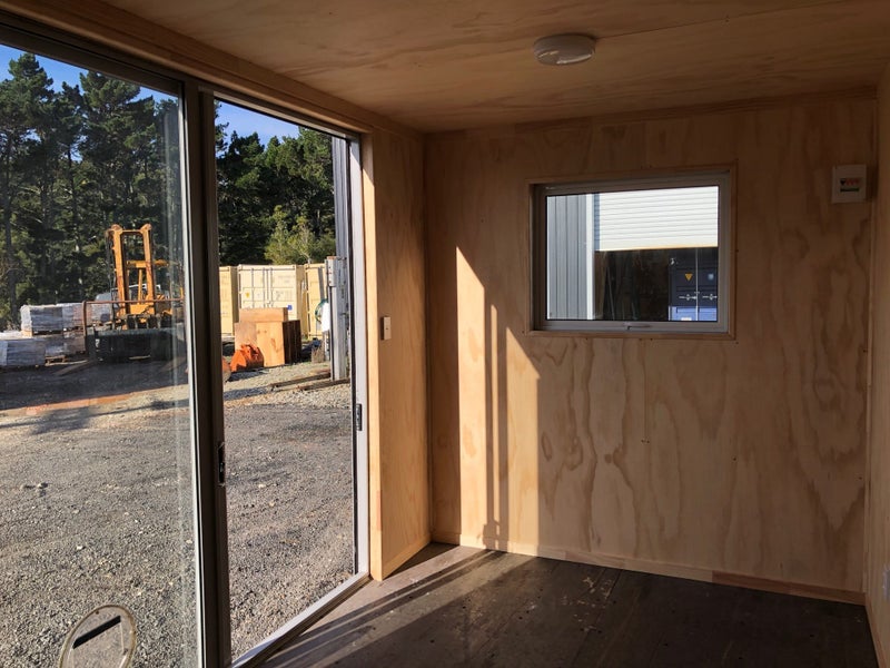 Modified 20ft shipping container62970069829249113
