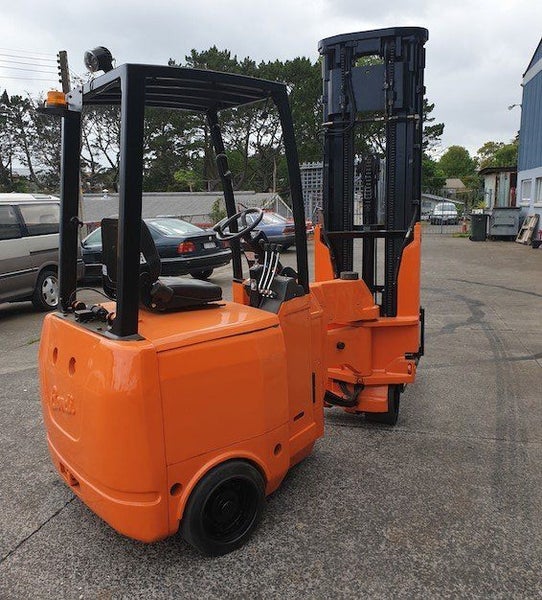 Bendi B420 Articulated Narrow Aisle Forklift Carousel 1