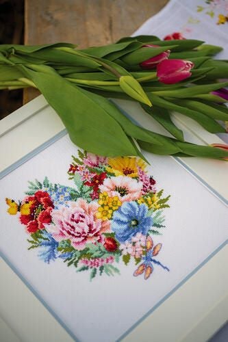 Vervaco Cross Stitch Kit - Heart of flowers Carousel 2
