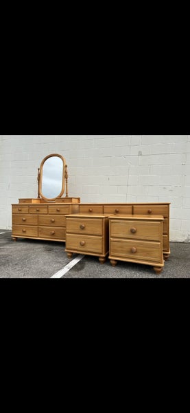 Beautiful solid rimu bedroom suite- FULLY RESTORED Carousel 2