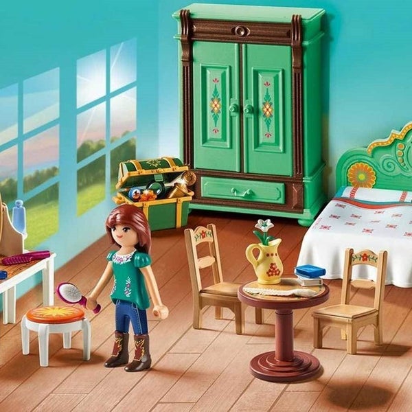 Playmobil DreamWorks Spirit Riding Free Lucky's Bedroom Carousel 2