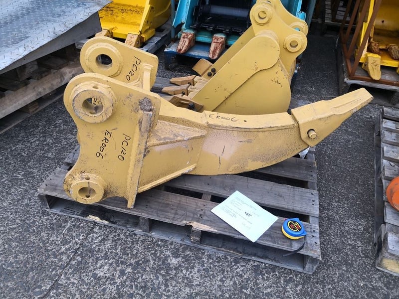 Ripper for Komatsu PC120 or similar Carousel 1
