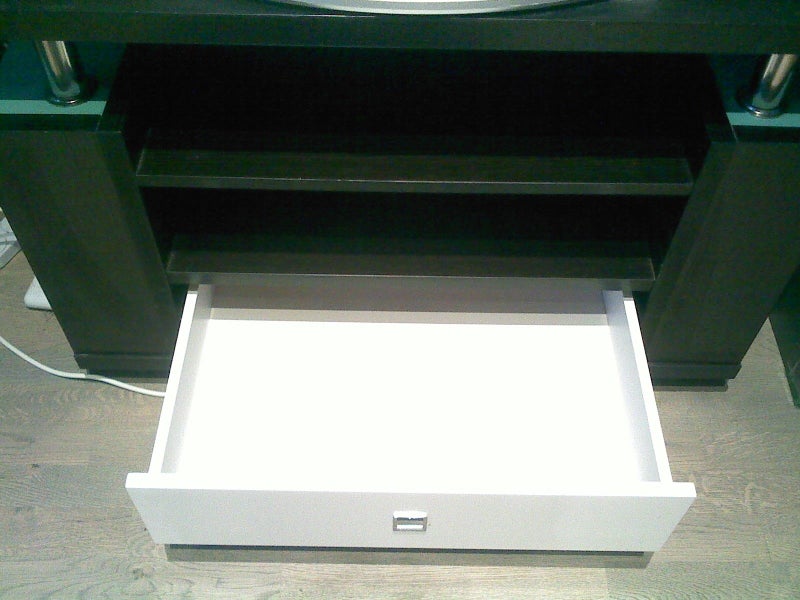 Black, white, green. Can support v large TVs & >30kg. Heavy. 90w 59h 53d (cm) Carousel 2