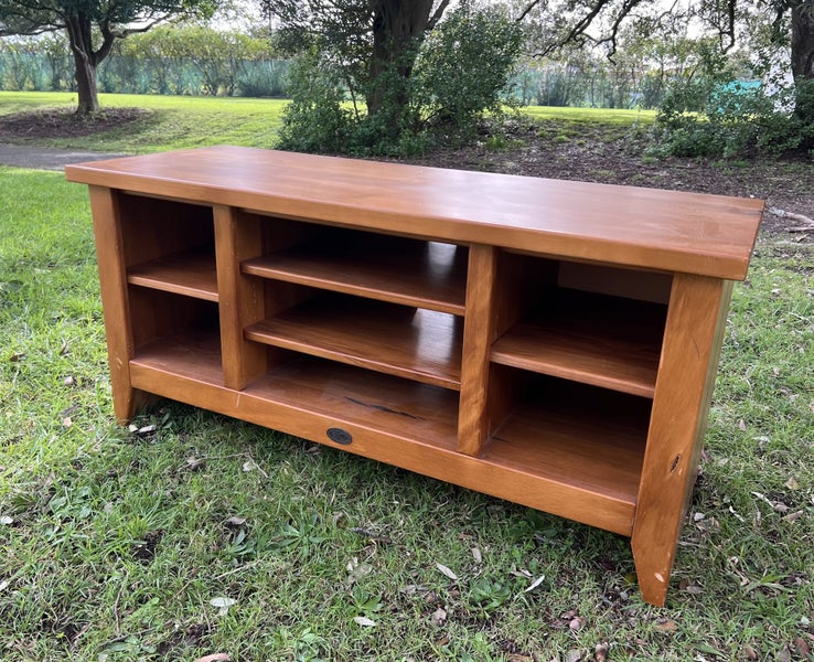 ~~~~~Beautiful solid rimu entertainment unit- FULLY RESTORED~~~~~ Carousel 3