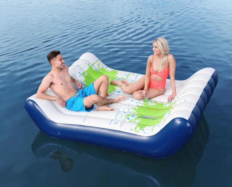 Chill Splash Lounge Carousel 1