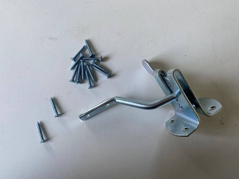 Gate Latch Self-Locking Door Latch Hasp Stapler Gate Lock Carousel 2