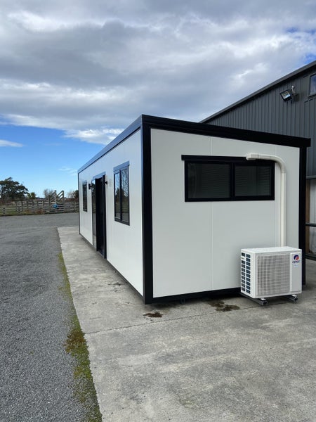 portable self contained studio cabin Carousel 12