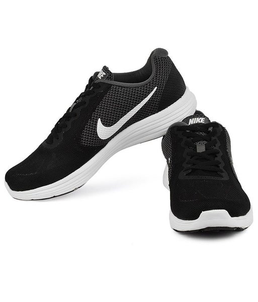 Nike Revolution 3 Black/White - (819300-001) - W40 - R1L3 Carousel 3