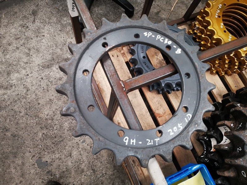 Sprocket for Komatsu PC30 or similar 9 hole/ 21 tooth/ 205mm ID Carousel 1
