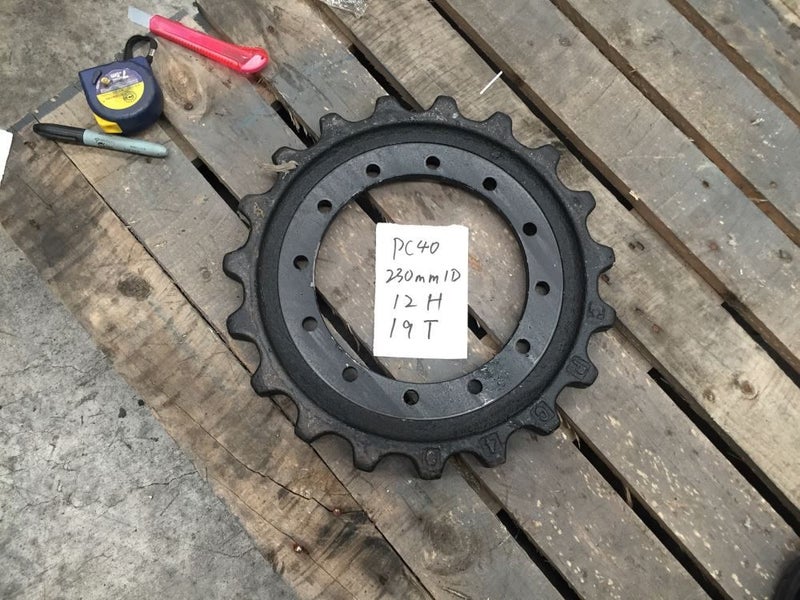 Sprocket for Komatsu PC40/ PC50 / PC55 12 hole/19 tooth/ 230mm part no: 1032265 Carousel 1