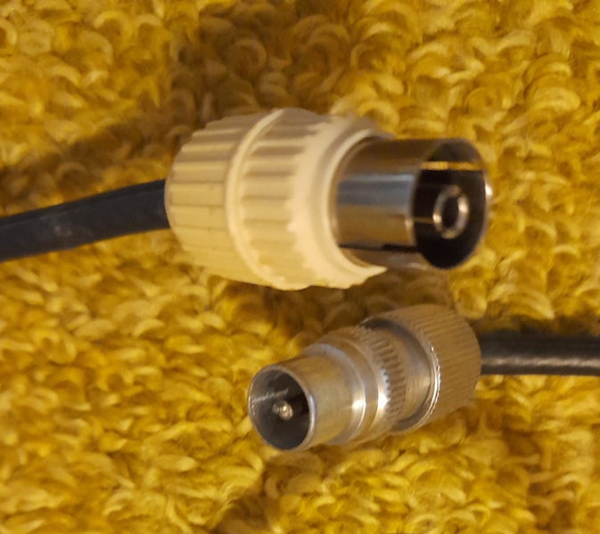 1.5m TV Antenna Cable Carousel 1