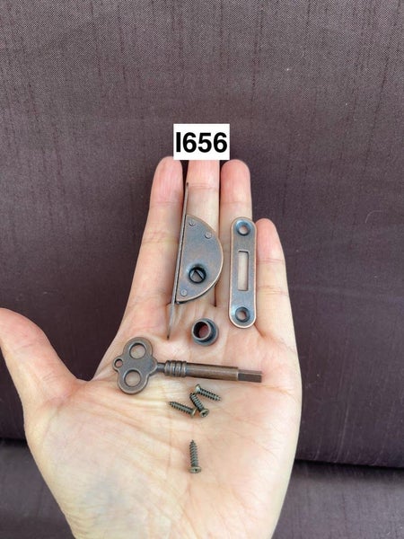 Brand new vintage style lockset ($12/set, I451&I656) Carousel 1