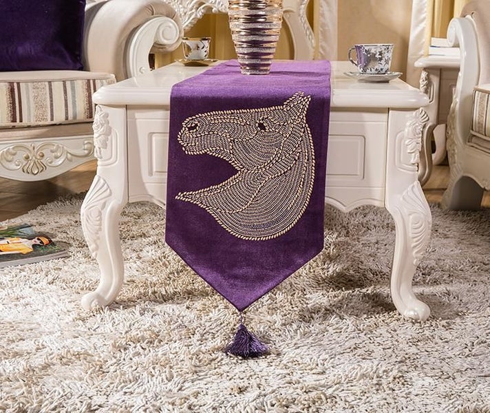 Table Runner / Cushion Cover Carousel 1