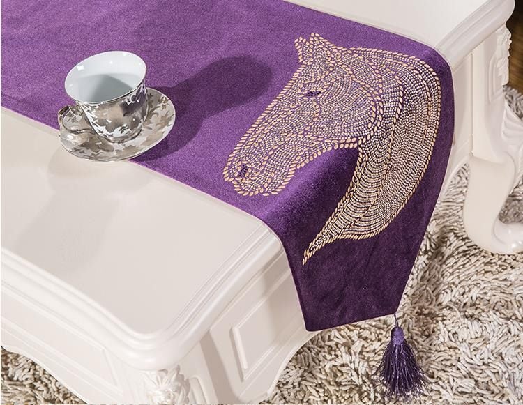 Table Runner / Cushion Cover Carousel 2