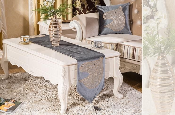 Table Runner / Cushion Cover Carousel 9