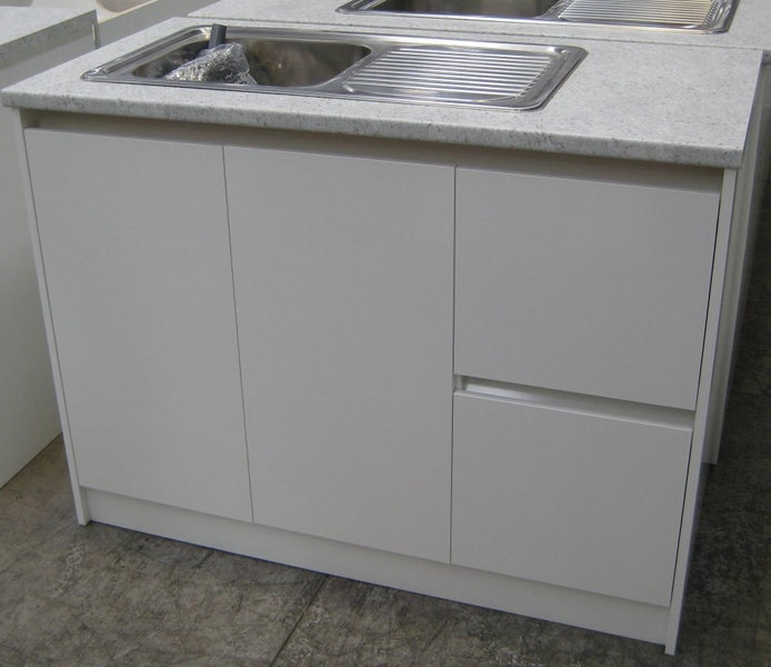 1195 Sink Unit - White Carousel 1