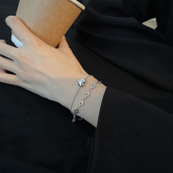 $1 reserve Gorgeous love heart design alloy bracelet brand new Carousel 1