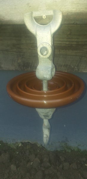 Insulator Carousel 2