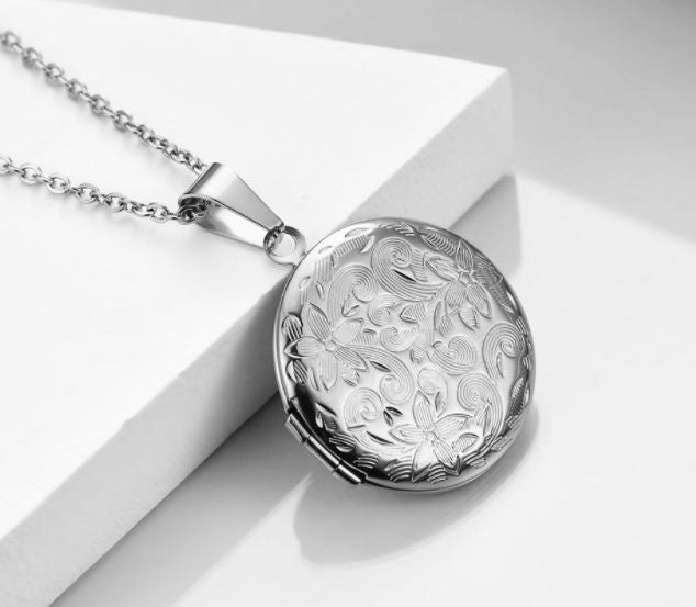 Necklace Medallion Photo Locket Necklace Stainless Steel Carousel 5