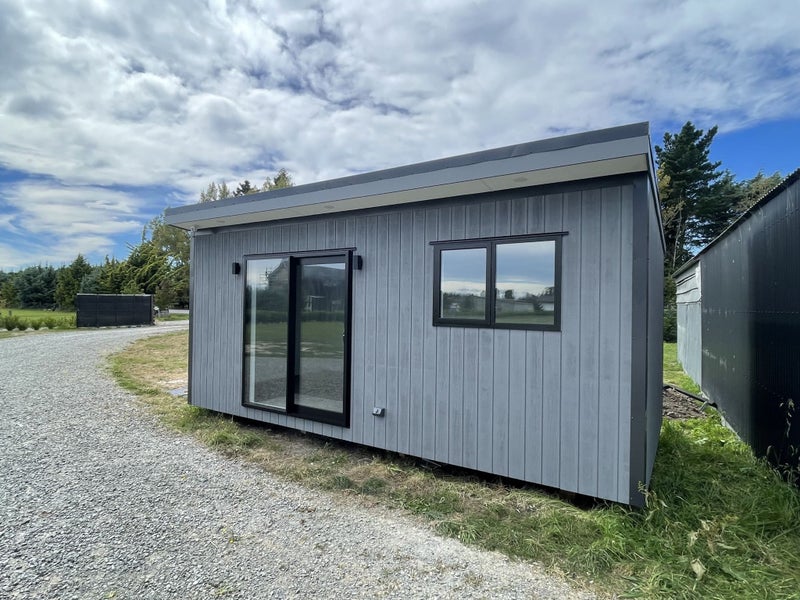 6 x 3 Portable building / Sleepout Carousel 1