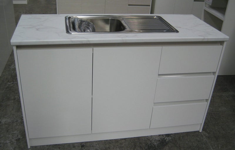 1500 Kitchenette62863858749827113