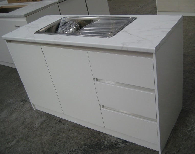 1500 Kitchenette62863858749827114