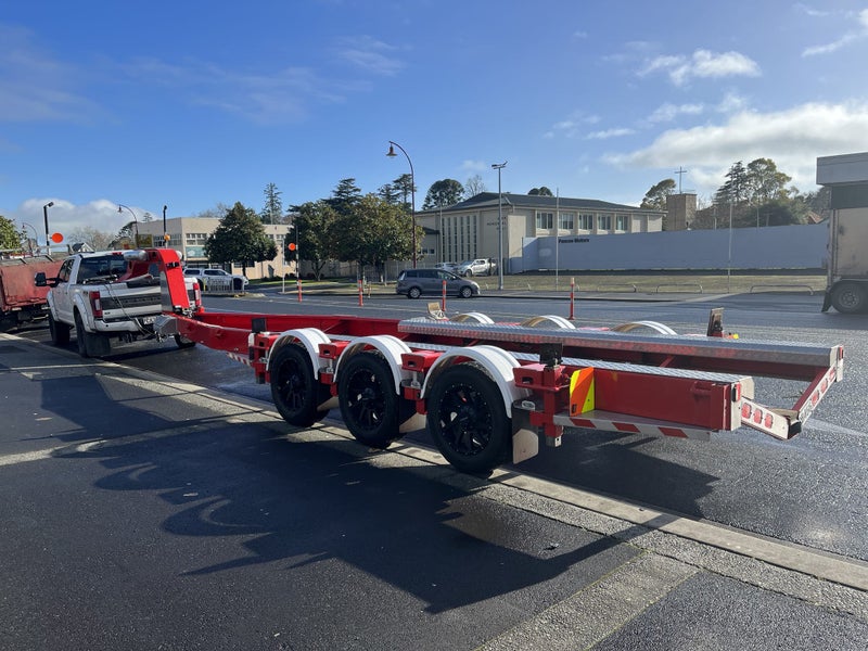 Jay’s Towing. Tiny houses and Boat haulage Carousel 16