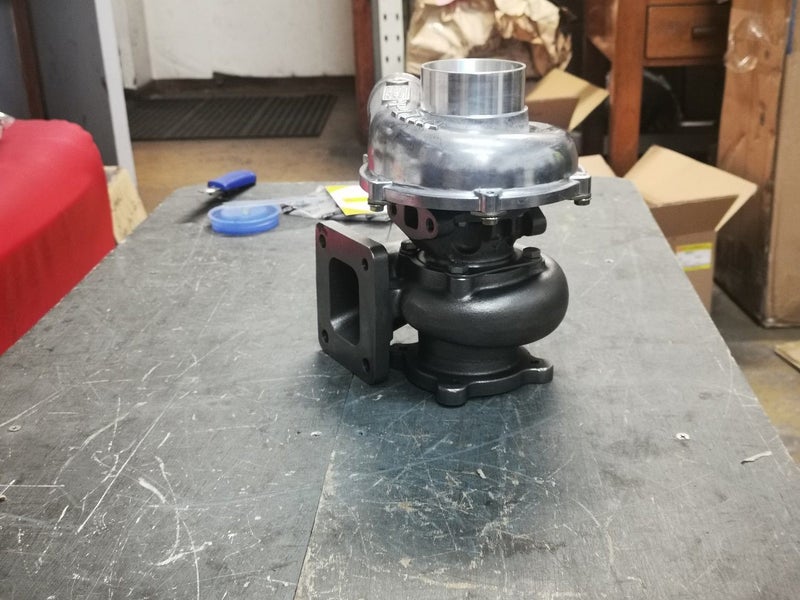 Turbocharger for Hitachi EX200-5 with 6BG1 Engine Part no:114400-3320 Carousel 7