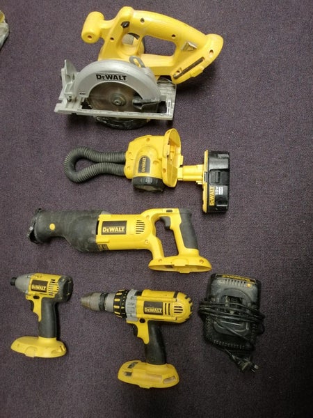 Dewalt Power tool 7 Piece Kit Carousel 1