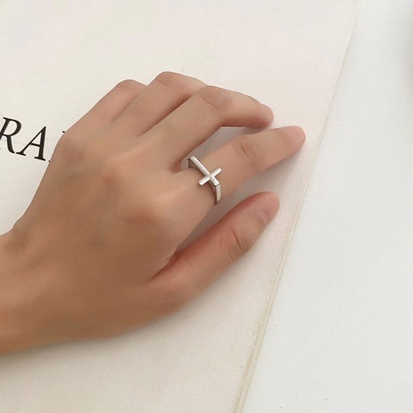 925 Sterling Silver Cross Ring "Claudia" Carousel 2