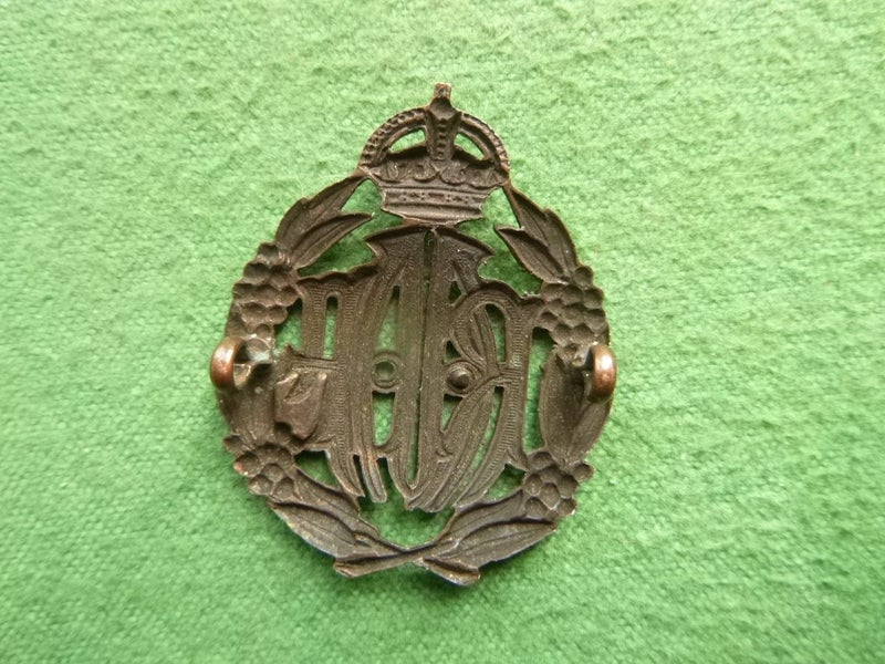 ROYAL AUSTRALIAN AIR FORCE Hat Badge Carousel 2