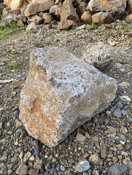 Volcanic Rock / Landscaping Rock for sell Carousel 2